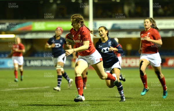 161118 - Wales Women v Hong Kong Women - Lisa Neumann of Wales runs in to score try