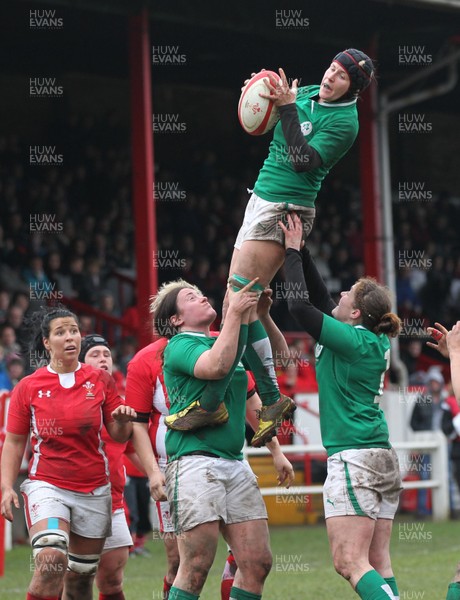 030213 - Wales Women v Ireland Women, 2013 RBS Womens 6 Nations, Aberavon - Ireland's Joy Neville claims line out ball