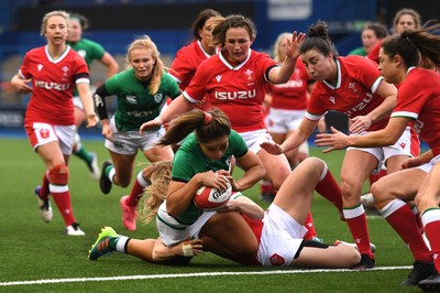 100421 - Wales Women v Ireland Women - Women's Six Nations - Sene Naoupu of Ireland scores try