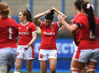 100421 - Wales Women v Ireland Women - Women's Six Nations - Jess Roberts of Wales looks dejected