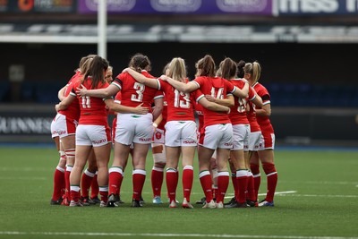 100421 - Wales Women v Ireland Women - Women's 2021 Six Nations Pool B - Wales team huddle