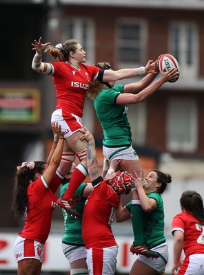 100421 - Wales Women v Ireland Women - Women's 2021 Six Nations Pool B - Gwen Crabb of Wales and Aoife McDermott of Ireland go for the ball