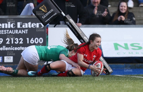 170319 - Wales v Ireland, Women's Six Nations 2019 - Jasmine Joyce of Wales races in to score try