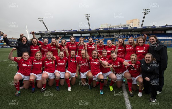 170319 - Wales v Ireland, Women's Six Nations 2019 - The Welsh team celebrate after their win over Ireland