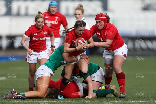 170319 - Wales v Ireland, Women's Six Nations 2019 - Jasmine Joyce of Wales tries to break away