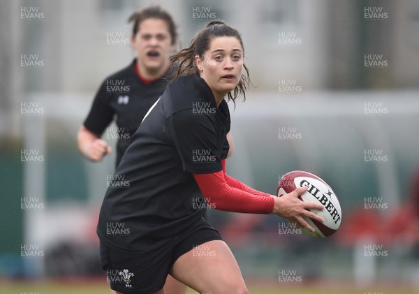 210118 - Wales Women v Ireland Women - Robyn Wilkins of Wales gets the ball away