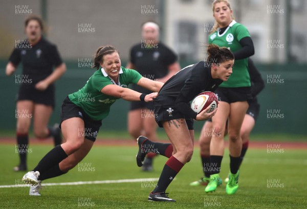 210118 - Wales Women v Ireland Women - Jess Kavanagh-Williams of Wales scores try