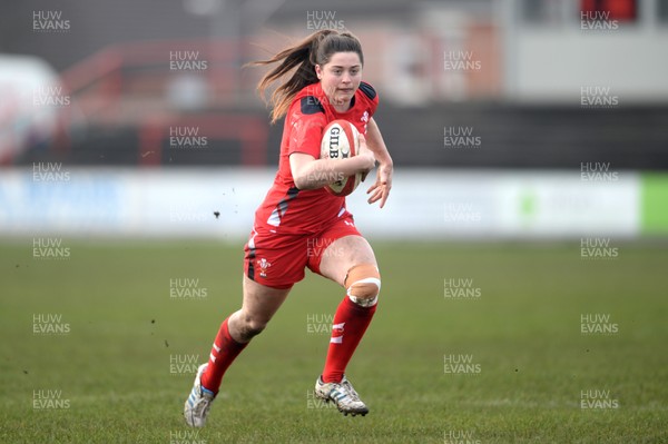 020214 - Wales Women v Italy  Women - RBS Women's Six Nations 2014 -Robyn Wilkins of Wales