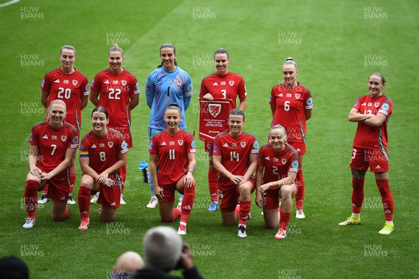 030625 - Wales Women v Italy Women - UEFA Women's Nations League - Wales team photo