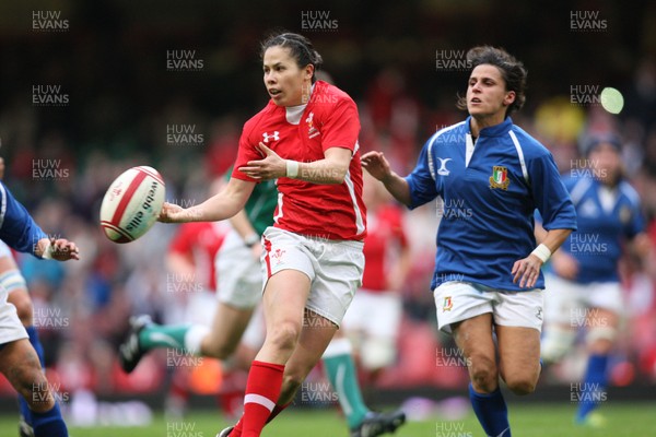 100312 -  Wales Women v Italy Women  - Wales' Naomi Thomas charges forward