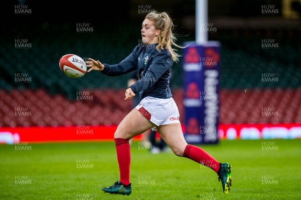 110318 - Wales Women v Italy Women, Nat West 6 Nations Championship -  Hannah Jones of Wales during the warm up session 