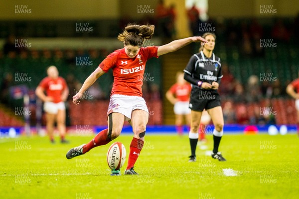 110318 - Wales Women v Italy Women, Nat West 6 Nations Championship - Robyn Wilkins of Wales converts 