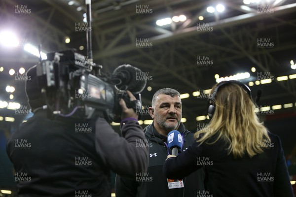 110318 - Wales Women v Italy Women - Natwest 6 Nations Championship - Head Coach Rowland Phillips talks to TV before kick off
