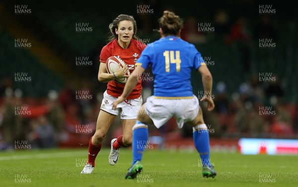 110318 - Wales Women v Italy Women - Natwest 6 Nations Championship - Jaz Joyce of Wales takes on Sofia Stefan of Italy
