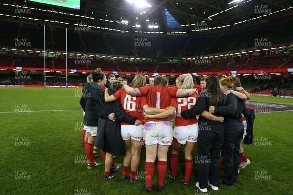 110318 - Wales Women v Italy Women - Natwest 6 Nations Championship - Wales huddle after full time
