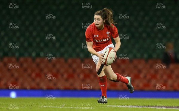 110318 - Wales Women v Italy Women - Natwest 6 Nations Championship - Robyn Wilkins of Wales