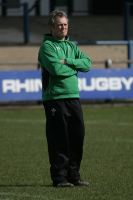 21.03.10 Wales v Italy - Womens' 6 Nations Championship - Wales' backs coach Dan Cottrell. 