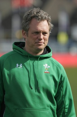 21.03.10 Wales v Italy - Womens' 6 Nations Championship - Wales' backs coach Dan Cottrell. 