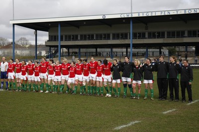 21.03.10 Wales v Italy - Womens' 6 Nations Championship - Wales Women line up for the National Anthems. 