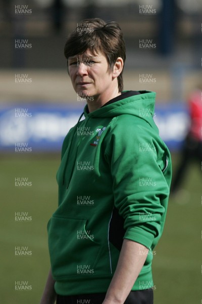 21.03.10 Wales v Italy - Womens' 6 Nations Championship - Wales' forwards coach Lisa Burgees. 
