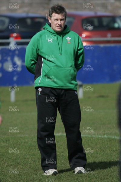 21.03.10 Wales v Italy - Womens' 6 Nations Championship - Wales coach Jason Lewis. 