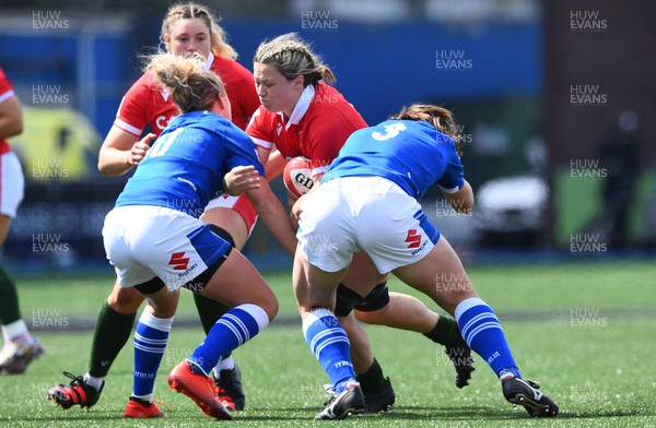 300422 - Wales Women v Italy Women - TikTok Women's Six Nations - Alisha Butchers of Wales is tackled by Veronica Madia and Lucia Gai of Italy
