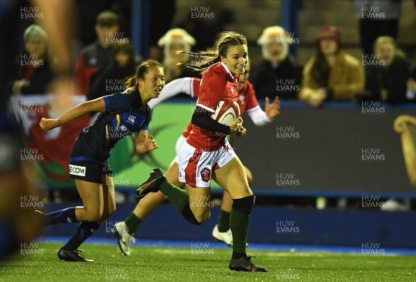 071121 - Wales Women v Japan Women - Autumn Internationals - Jasmine Joyce of Wales races in to score try
