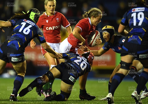 071121 - Wales Women v Japan Women - Autumn Internationals - Alisha Butchers of Wales is tackled by Yuki Ito of Japan