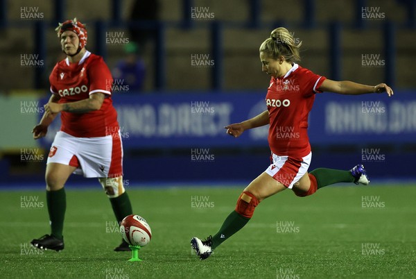 071121 - Wales Women v Japan Women - Autumn international - Elinor Snowsill of Wales kicks a penalty