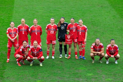 070326 - Wales v Montenegro - 2027 FIFA Women's World Cup Qualifying - Wales team photograph