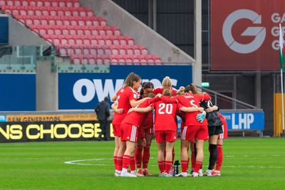 070326 - Wales v Montenegro - 2027 FIFA Women's World Cup Qualifying - Wales team huddle before the match