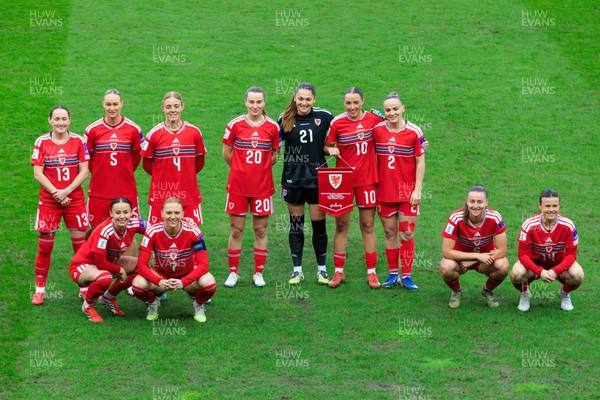 070326 - Wales v Montenegro - 2027 FIFA Women's World Cup Qualifying - Wales team photograph