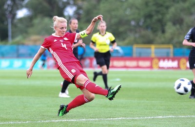 040619 - Wales v New Zealand, Women's International Challenge Match - Sophie Ingle of Wales fires a shot at goal