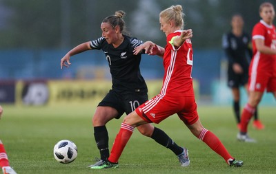 040619 - Wales v New Zealand, Women's International Challenge Match - Annalie Longo of New Zealand is challenged by Sophie Ingle of Wales