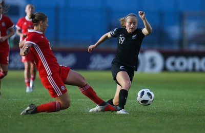 040619 - Wales v New Zealand, Women's International Challenge Match - Paige Satchell of New Zealand takes on Emma Jones of Wales