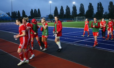 040619 - Wales v New Zealand, Women's International Challenge Match - The Wales team applaud the fans at the end of the match