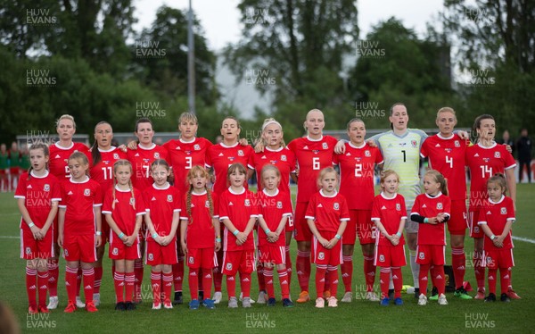 040619 - Wales v New Zealand, Women's International Challenge Match - The Wales team line up before the start of the match