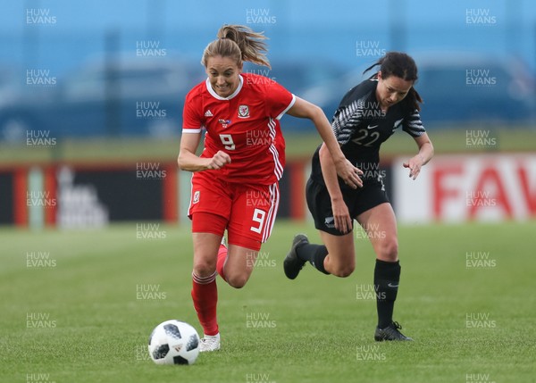 040619 - Wales v New Zealand, Women's International Challenge Match - Kayleigh Green of Wales gets away from Olivia Chance of New Zealand