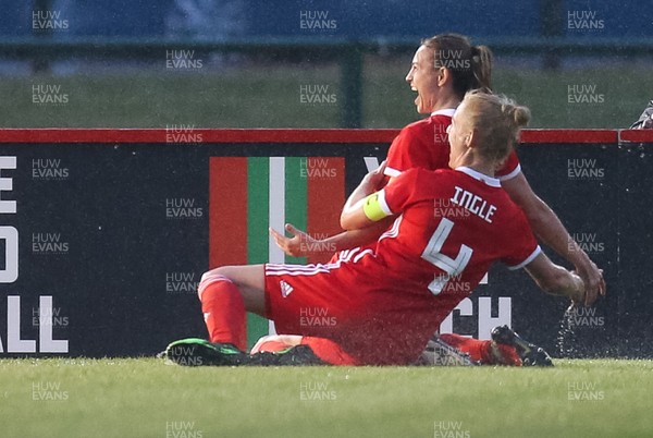 040619 - Wales v New Zealand, Women's International Challenge Match - Wales players celebrate after their late goal wins the match 1- 0