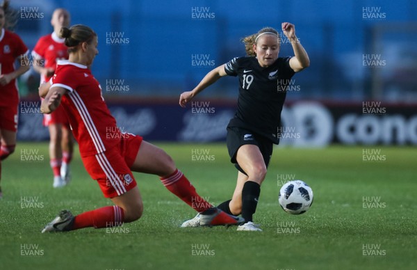 040619 - Wales v New Zealand, Women's International Challenge Match - Paige Satchell of New Zealand takes on Emma Jones of Wales