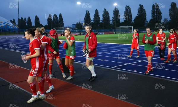 040619 - Wales v New Zealand, Women's International Challenge Match - The Wales team applaud the fans at the end of the match