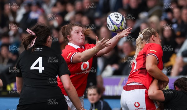281023 - Wales Women v New Zealand Women, WXV1 - Kate Williams of Wales claims the ball