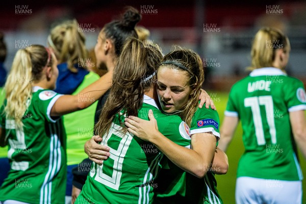 030919 - Wales v Northern Ireland - UEFA Women's Euro Qualifier - Northern Ireland squad celebrate post match