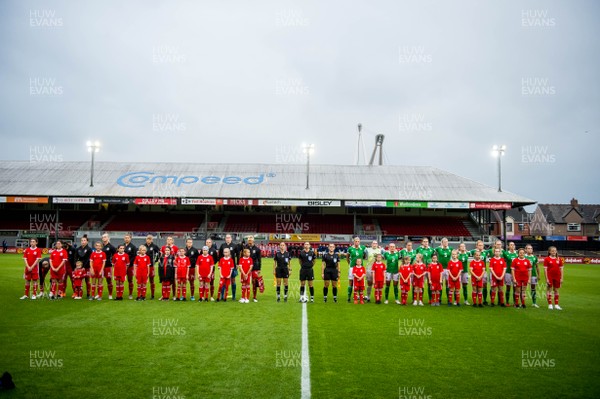 030919 - Wales v Northern Ireland - UEFA Women's Euro Qualifier - Players ahead of kick off