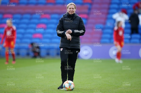 271020 - Wales Women v Norway Women - European Championship Qualifier - Wales Manager Jayne Ludlow