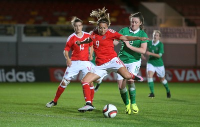 190816 - Wales Women v Republic of Ireland, Friendly Challenge - Kayleigh Green of Wales takes a shot at goal