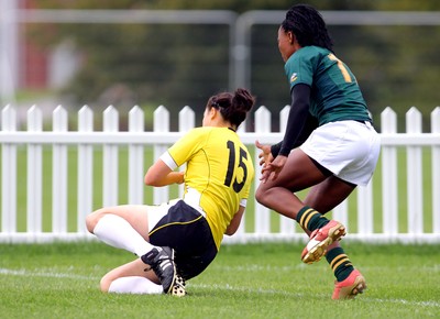 Huw Evans Agency 2010 - Wales' Naomi Thomas goes over for an early try - Wales v South Africa  - Women's  Rugby World Cup - (9th Place Play-Off)Surrey Sports Park - 05/09/2010 - All rights reserved