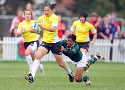  Huw Evans Agency 2010 - Wales' Naomi Thomas  shows some pace as she breaks through the SA defence -  Wales v South Africa  - Women's  Rugby World Cup - (9th Place Play-Off)Surrey Sports Park - 05/09/2010 - All rights reserved