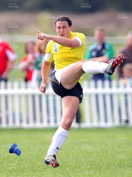 Huw Evans Agency 2010 - Wales' Awen Thomas kicks Wales v South Africa  - Women's  Rugby World Cup - (9th Place Play-Off)Surrey Sports Park - 05/09/2010 - All rights reserved