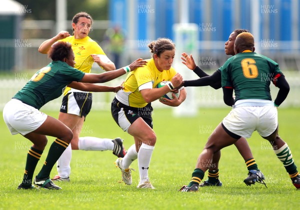Huw Evans Agency 2010 - Wales' Elen Evans -  Wales v South Africa  - Women's  Rugby World Cup - (9th Place Play-Off)Surrey Sports Park - 05/09/2010 - All rights reserved
